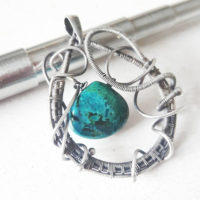 wire-wrapping-a-stone-200×200