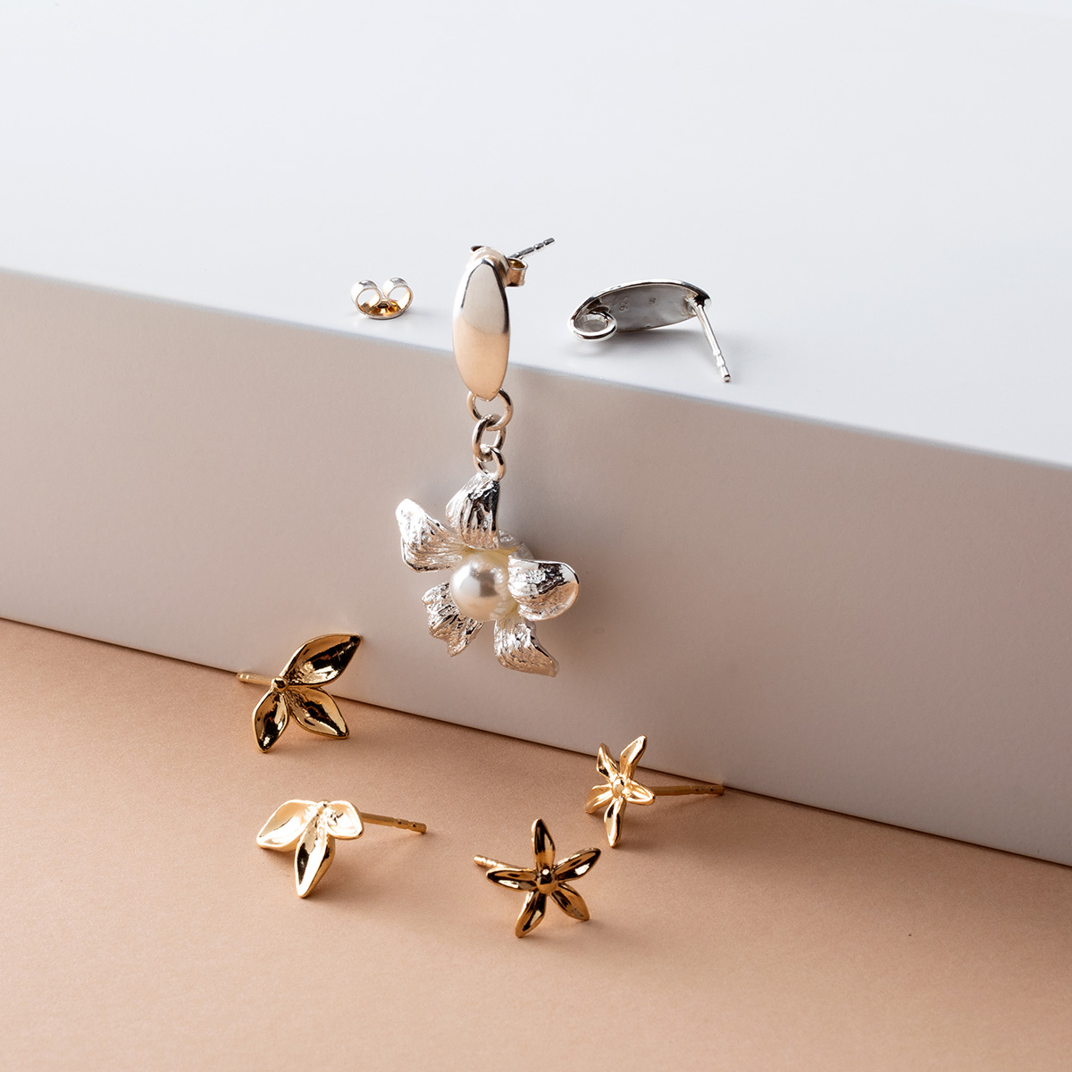 Flower pendant