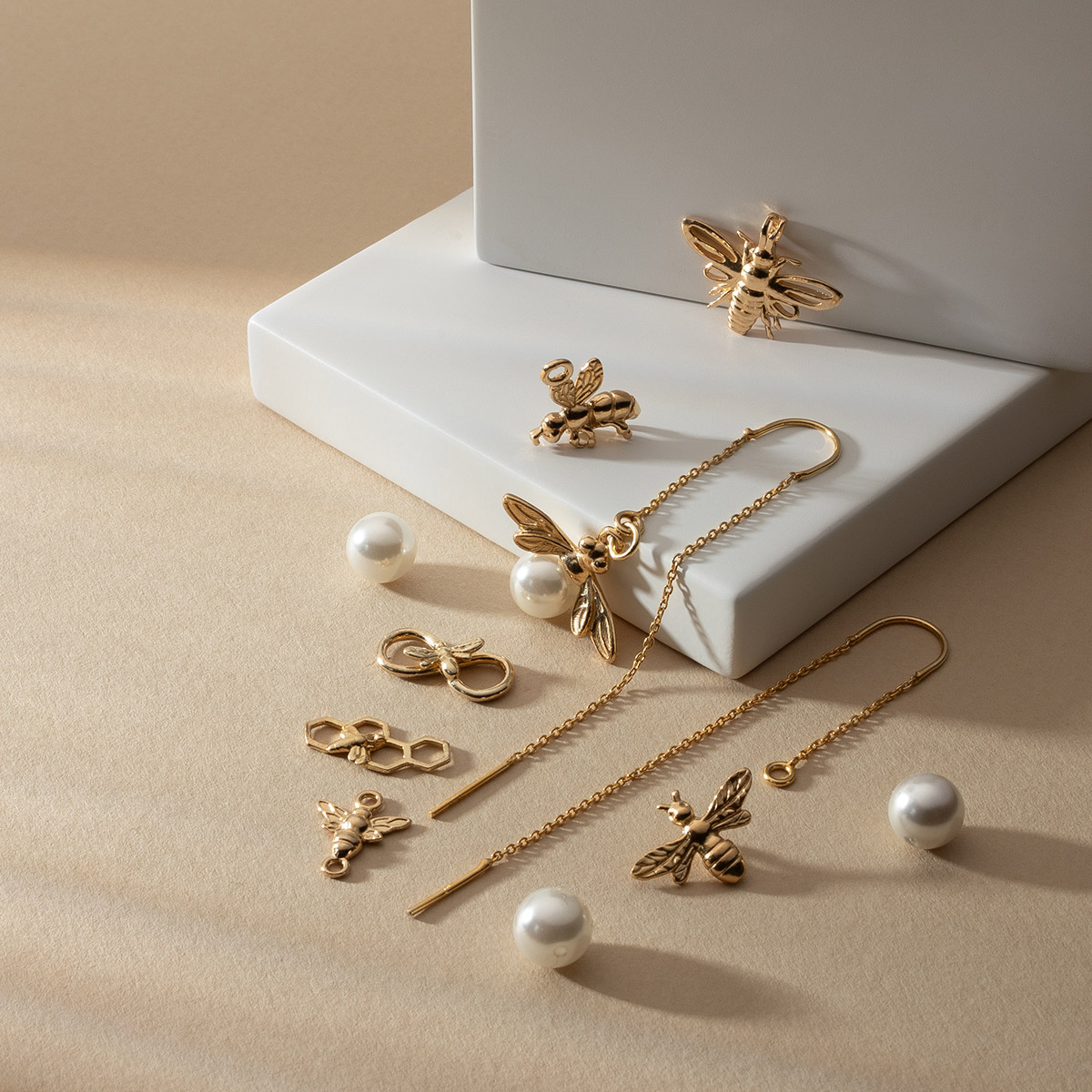 bumble bee charm