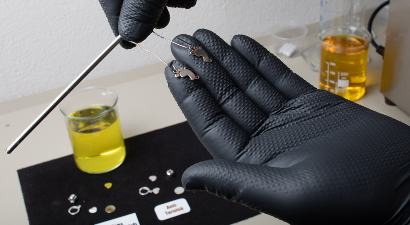 antitarnish coating